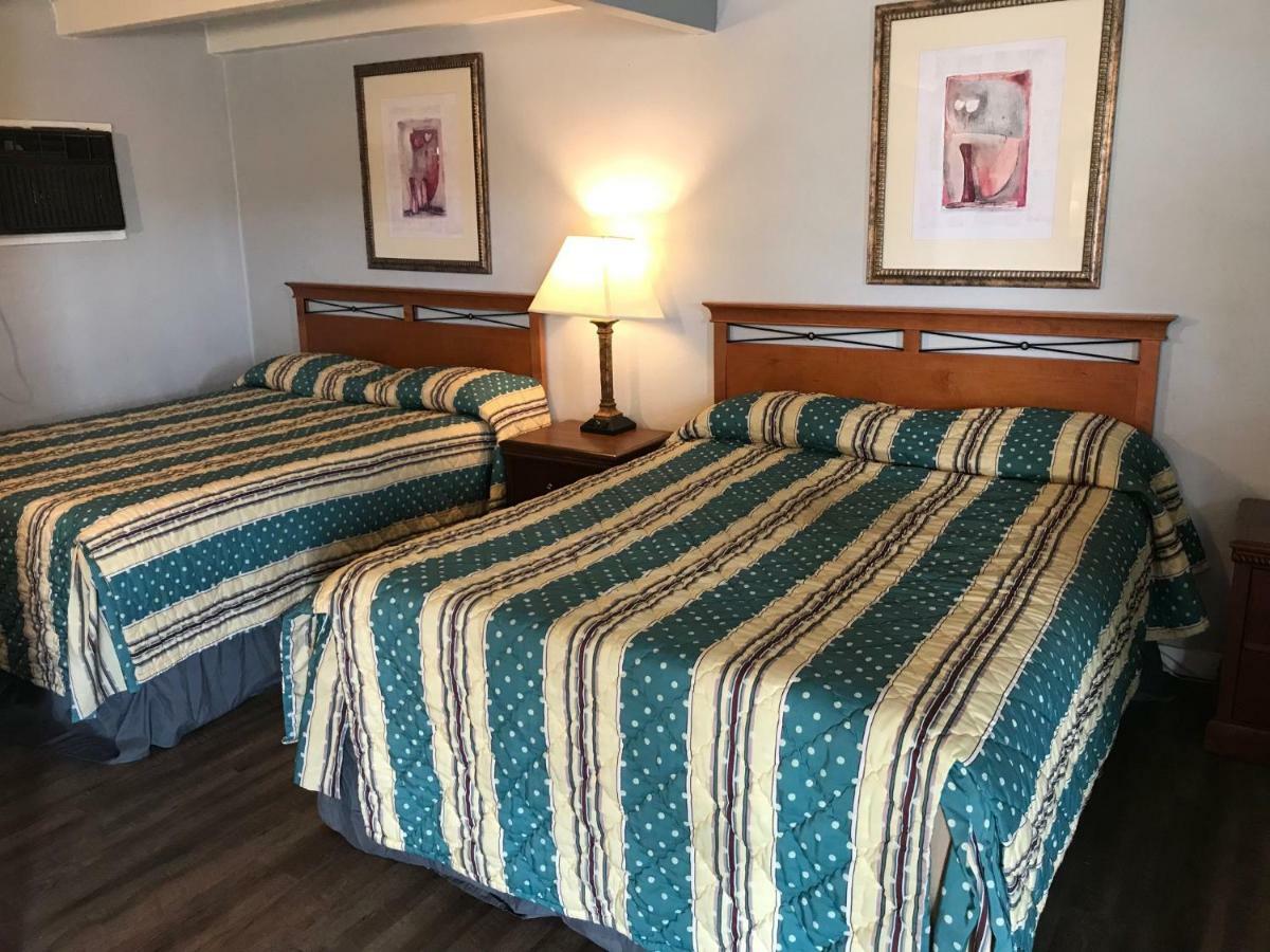Oak Harbor Inn Extérieur photo